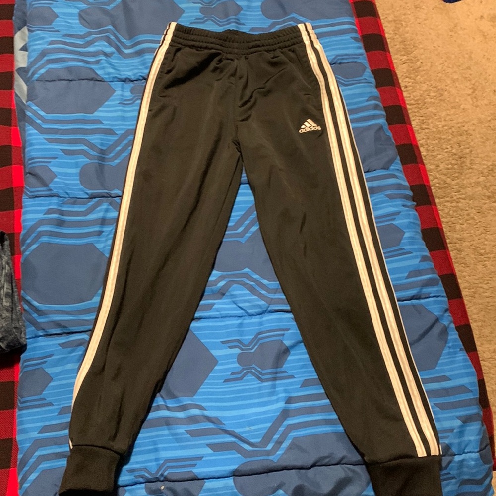 Addis’s jogger pants kids